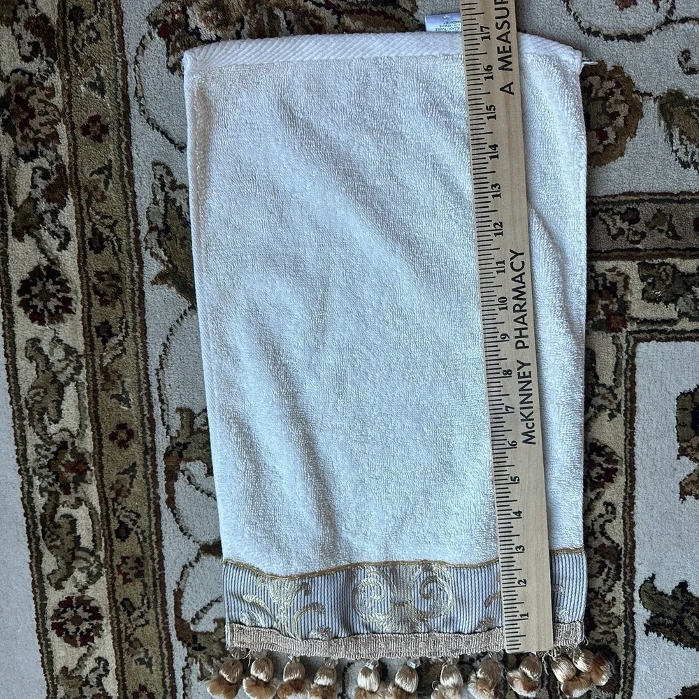 CROSCILL Hand Towels 11x17 to 15x26 Inch Cream Brocade Gold Tassels Decorative‎